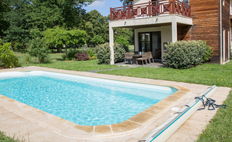 Garten mit eigenem Pool