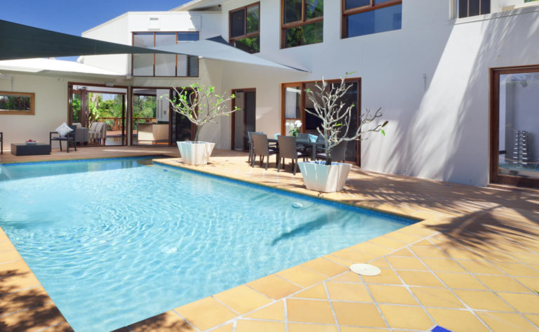 Pool an der Terrasse