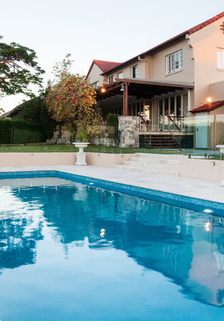 Swimmingpool im Garten bauen